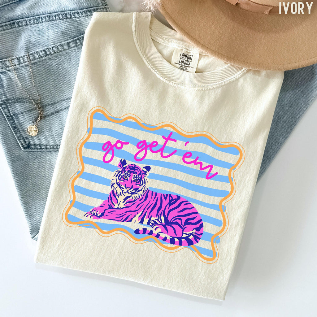 Comfort Colors Go Get Em Tiger Colorful Retro Striped Tiger Tee (1)