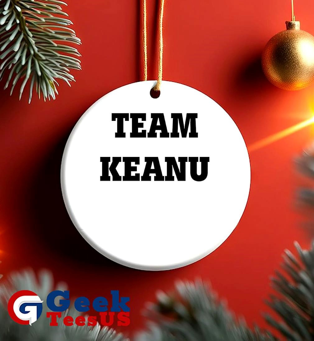 Jerry O’connell wearing Team Keanu shirt