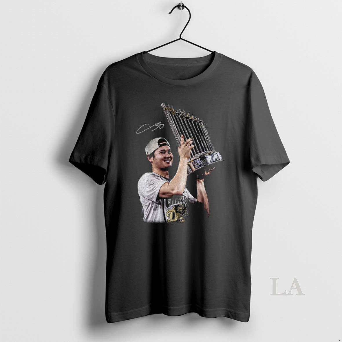 Original Shohei Ohtani Holding Trophy Los Angeles Dodgers Mlb Baseball World Series 2025 Signature