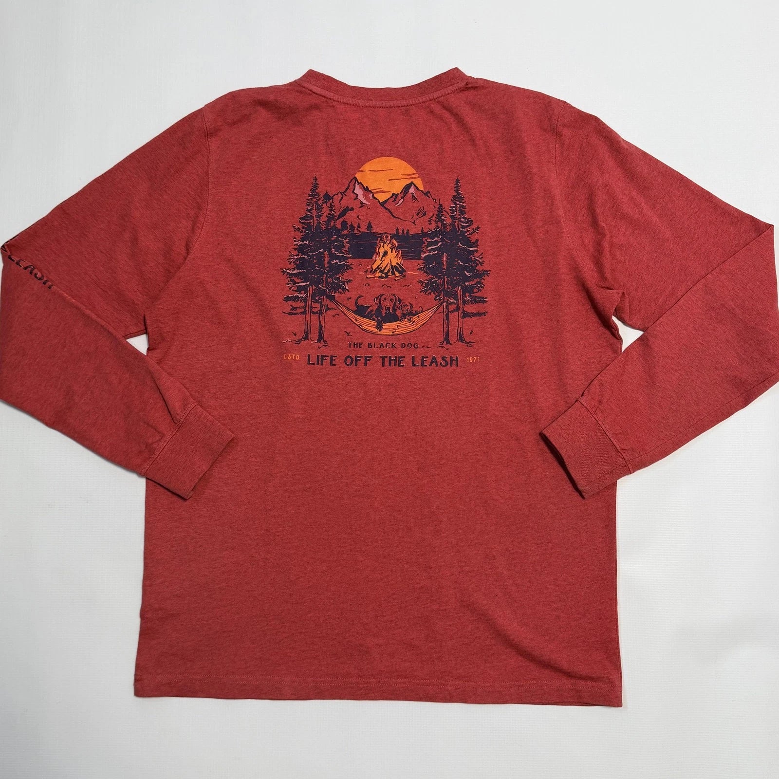 The Black Dog Shirt Mens Medium Red Long Sleeve Life Off The Leash Graphic Tee