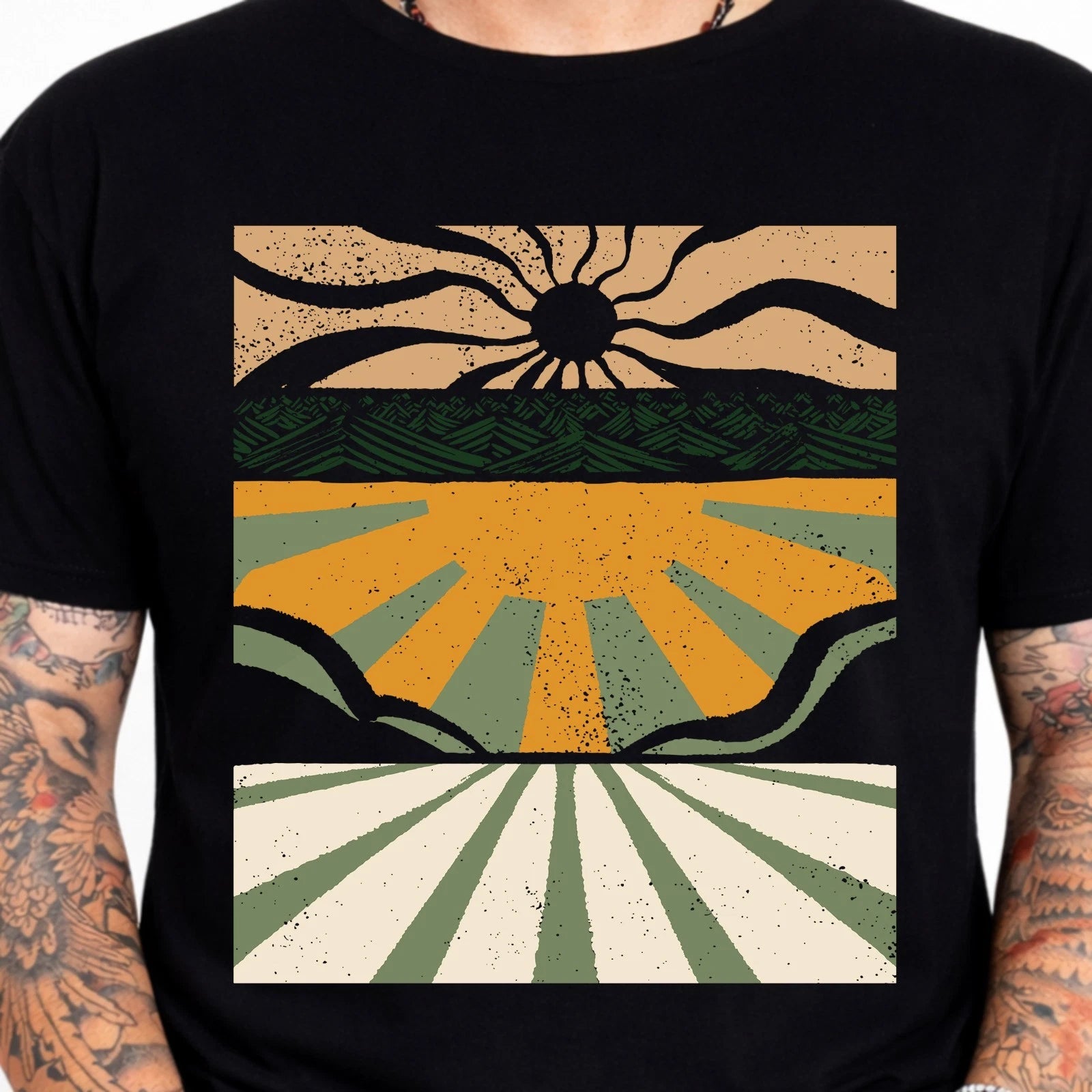 Retro Sunset Mountains Nature Landscape Vintage 70s Boho Sun Art Graphic T-Shirt