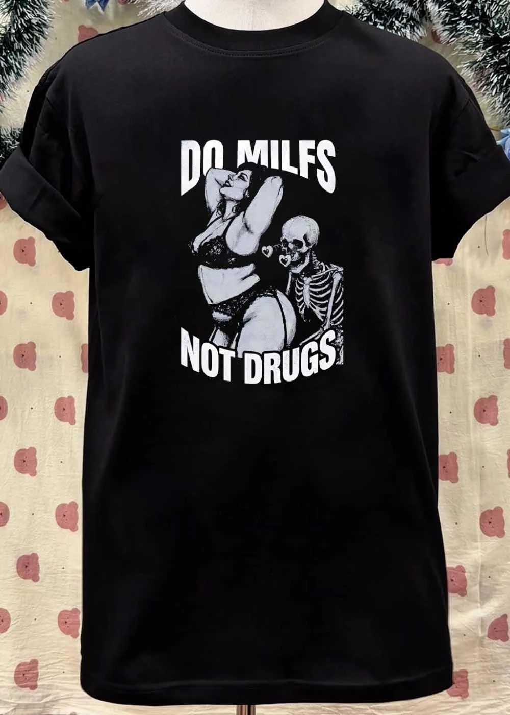 Calovalaxo Pinup Girl Skeleton Do MILF Not Drugs shirt