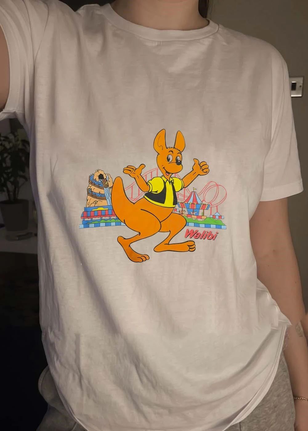 Walibi Kangaroo Waving Roller Coaster shirt