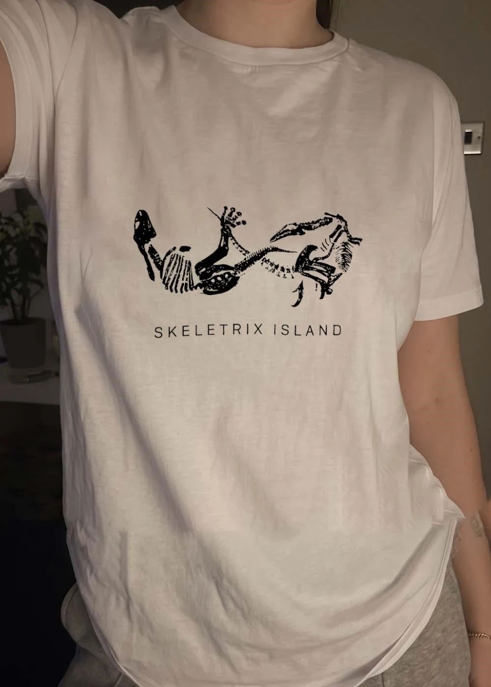 Skeletrix Island Dinosaur Fossil Fighting T-Shirt