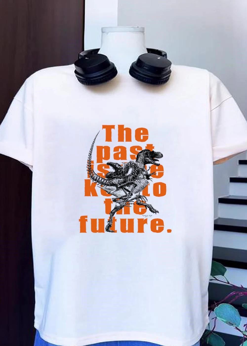 Gorgosaurus Ibratus Running Dinosaur The Past Is Key to Future T-Shirt