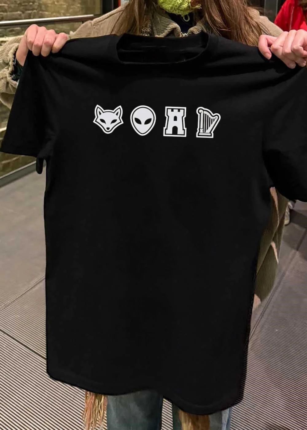 Fox animal alien extraterrestrial chess rook game piece harp musical instrument shirt