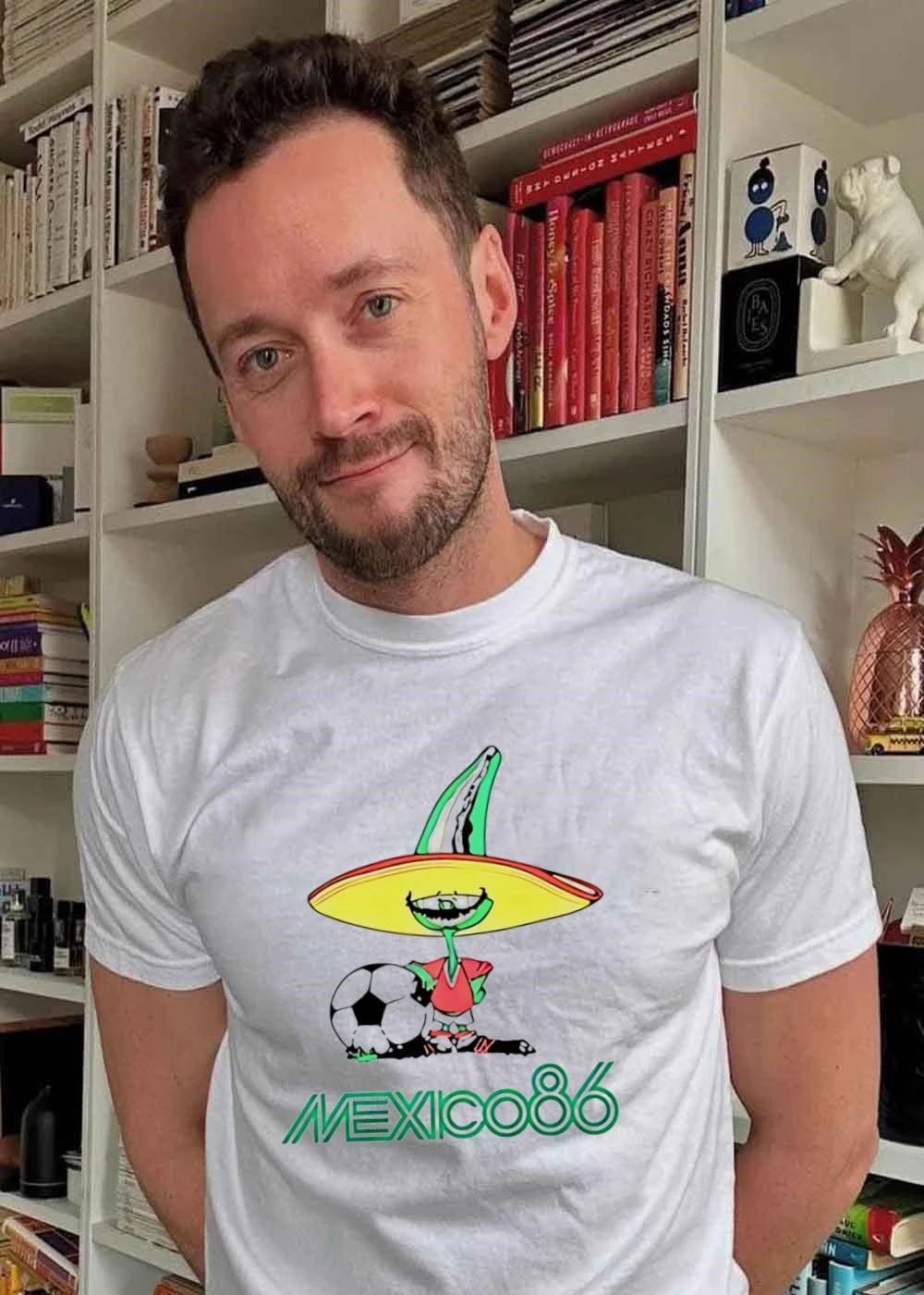 Mexico 86 Pique Mascot Soccer Ball Character Graphic Mens T-Shirt