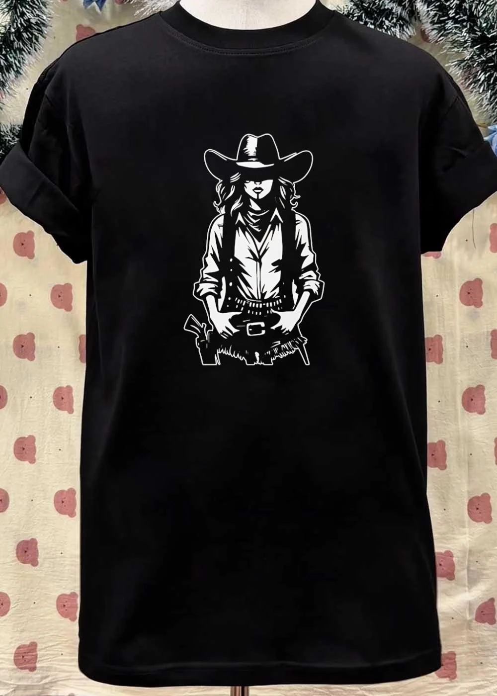 Cowgirl Western Style Outlaw Gunfighter Silhouette T-Shirt