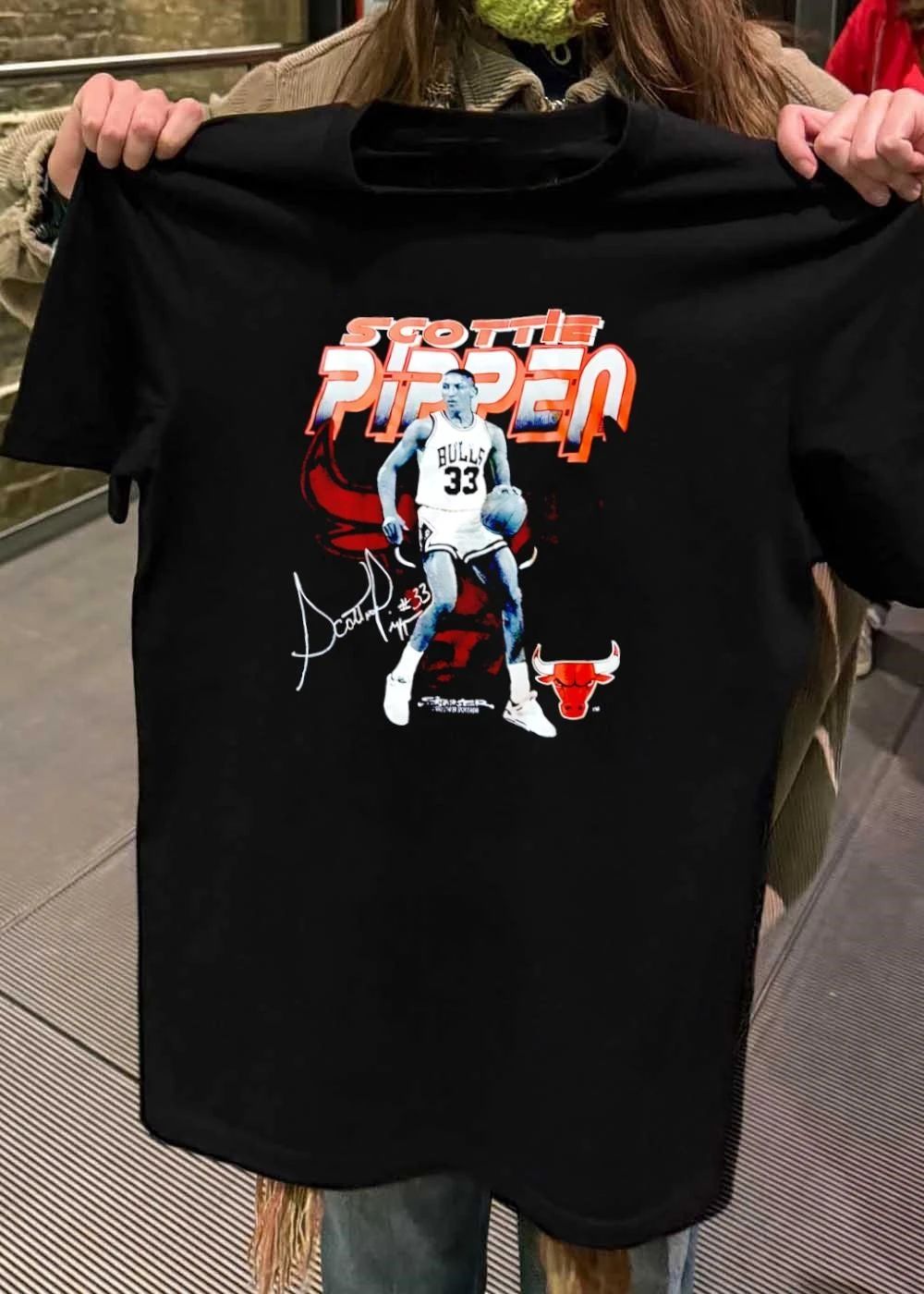 Scottie Pippen #33 Signature Scottie Pippen Dribbling Chicago Bulls T-Shirt