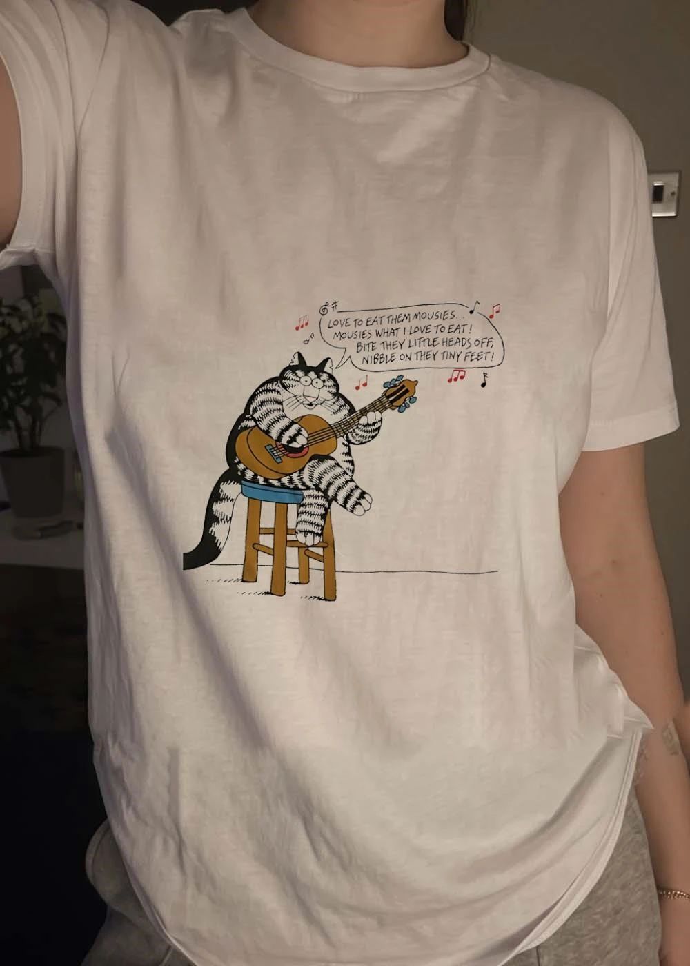 Cat cartoon love to eat them mousies mousies what I love to eat shirt