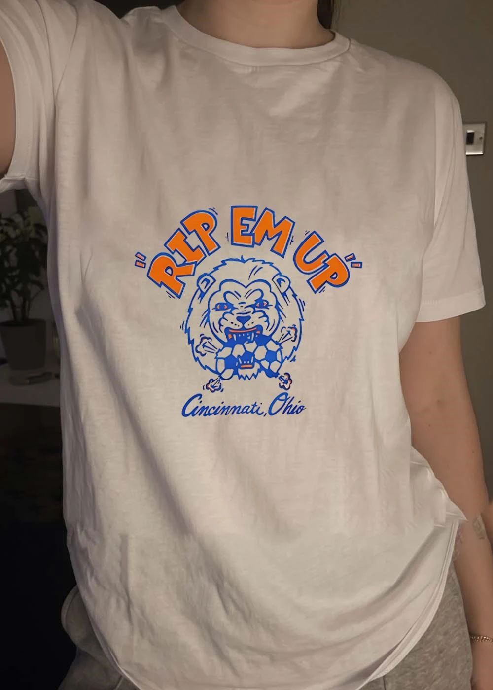 Cincinnati, Ohio Lion Rip Em Up Soccer T-Shirt