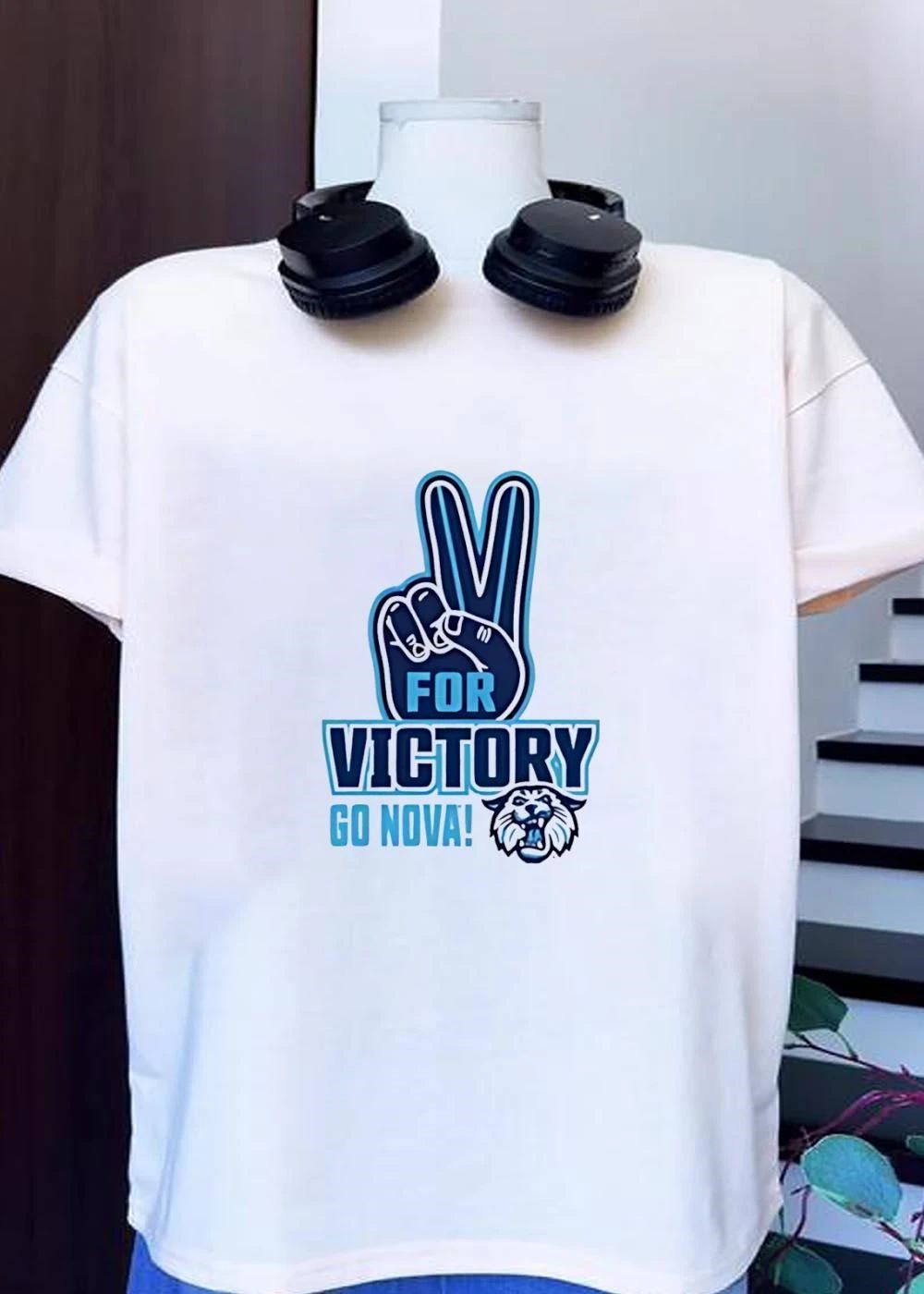 Hand for victory go Nova wildcat shirt